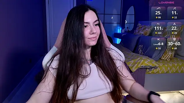 Snapshot of Foxohlove chatting on November 7, 2025, 5:28 pm Foxohlove online show from November 7, 2025, 5:28 pm