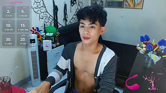 Snapshot of WildestTwink chatting on October 25, 2025, 6:52 pm WildestTwink online show from October 25, 2025, 6:52 pm