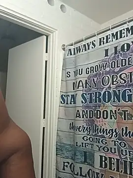 Xochillovemoney2 online show from June 27, 2026, 12:33 pm