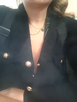 fammefatale1987 online show from November 29, 2025, 2:39 pm