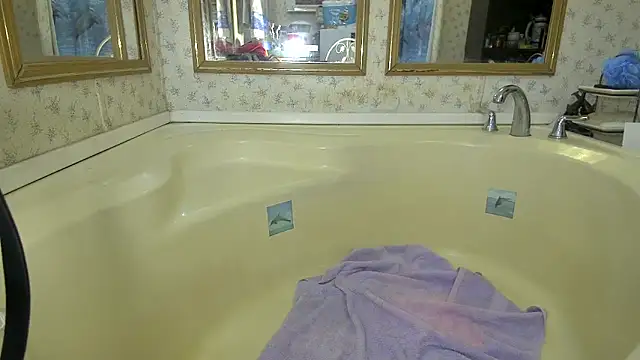 Snapshot of TEXASMARYYYJANE chatting on January 8, 2025, 2:35 am TEXASMARYYYJANE online show from January 8, 2025, 2:35 am
