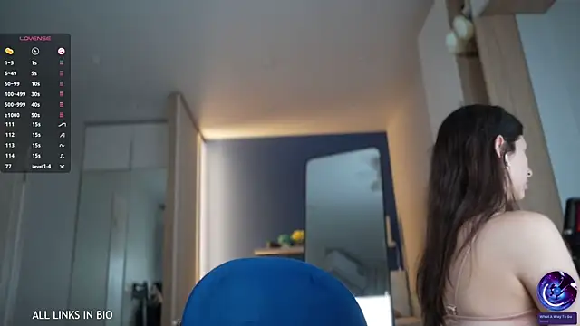 Snapshot of LAUREL_HAZEL chatting on February 20, 2025, 7:19 pm LAUREL HAZEL online show from February 20, 2025, 7:19 pm