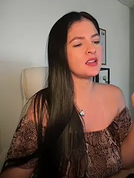 Snapshot of Carolina_Novoa chatting on March 5, 2025, 11:27 pm Carolina Novoa online show from March 5, 2025, 11:27 pm