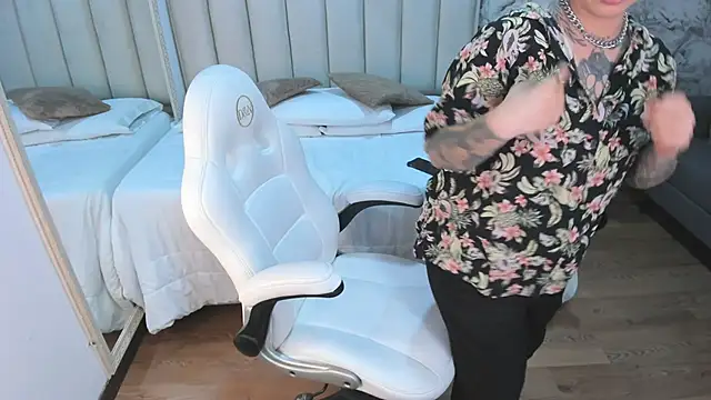 amy ink online show from October 5, 2025, 11:12 am