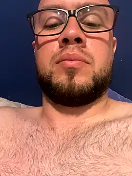 Snapshot of AlejoStrep chatting on November 20, 2025, 5:41 am AlejoStrep online show from November 20, 2025, 5:41 am