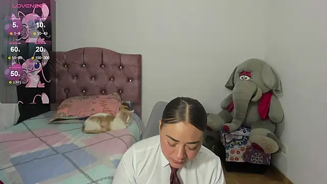 Snapshot of ReyleDoll chatting on April 23, 2026, 11:17 pm ReyleDoll online show from April 23, 2026, 11:17 pm