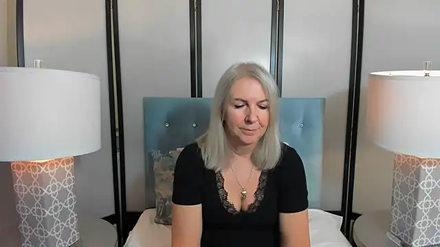 EricaTop online show from December 1, 2025, 5:25 pm