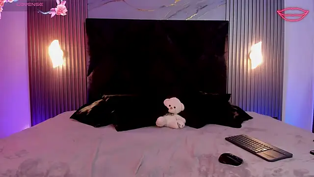 Snapshot of Zafira_Alabi chatting on November 12, 2025, 3:49 pm Zafira Alabi online show from November 12, 2025, 3:49 pm