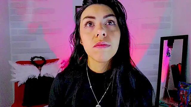 Snapshot of sky_girl1 chatting on November 10, 2025, 3:00 am sky girl1 online show from November 10, 2025, 3:00 am