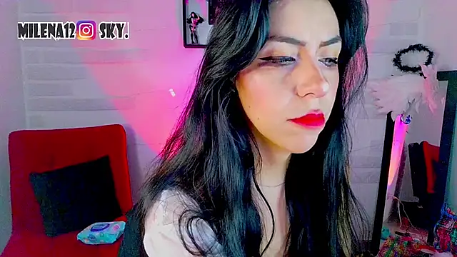 Snapshot of sky_girl1 chatting on November 25, 2025, 3:40 am sky girl1 online show from November 25, 2025, 3:40 am