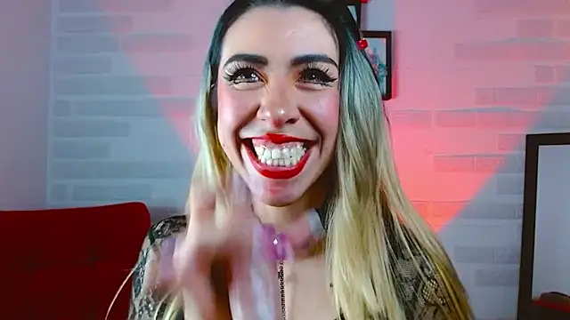 Snapshot of sky_girl1 chatting on October 23, 2025, 3:16 am sky girl1 online show from October 23, 2025, 3:16 am