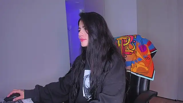 Lisegg  online show from November 18, 2025, 8:12 pm