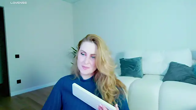 Sinful Eyes online show from November 10, 2025, 2:11 pm