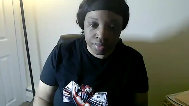 Sexymona1218 online show from May 22, 2026, 8:56 am