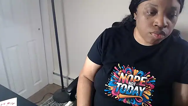 Sexymona1218 online show from May 19, 2026, 5:20 pm