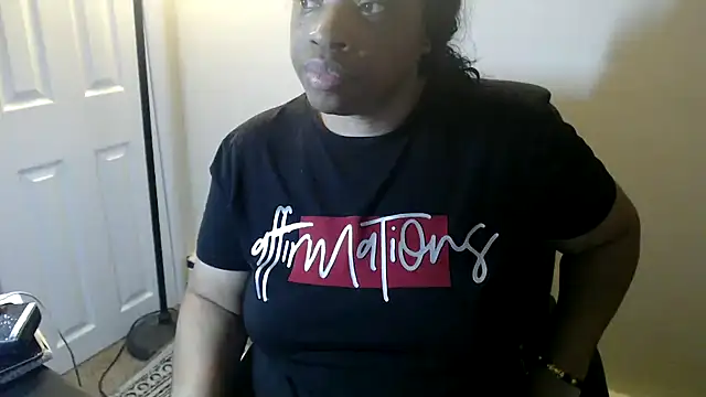 Snapshot of Sexymona1218 chatting on March 6, 2026, 8:31 am Sexymona1218 online show from March 6, 2026, 8:31 am