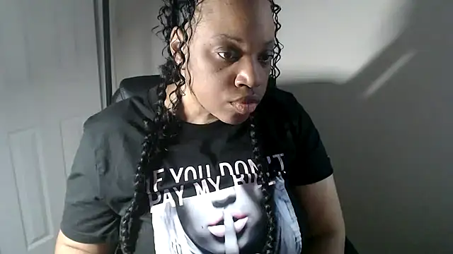 Sexymona1218 online show from May 4, 2026, 10:56 pm