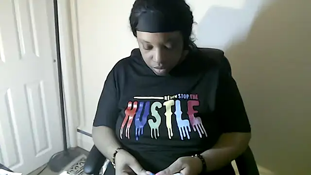 Snapshot of Sexymona1218 chatting on March 2, 2026, 6:14 am Sexymona1218 online show from March 2, 2026, 6:14 am