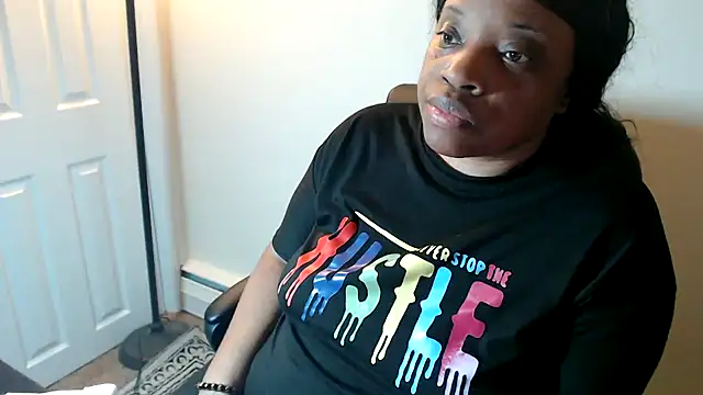 Snapshot of Sexymona1218 chatting on March 3, 2026, 2:29 am Sexymona1218 online show from March 3, 2026, 2:29 am