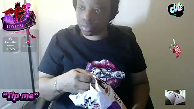 Snapshot of Sexymona1218 chatting on February 19, 2026, 9:50 am Sexymona1218 online show from February 19, 2026, 9:50 am