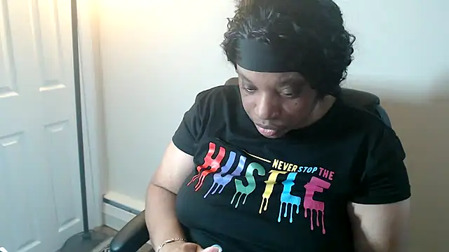 Snapshot of Sexymona1218 chatting on March 12, 2026, 9:41 pm Sexymona1218 online show from March 12, 2026, 9:41 pm