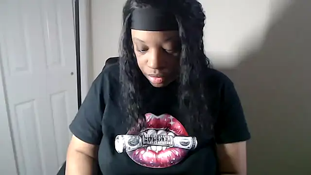 Snapshot of Sexymona1218 chatting on February 27, 2026, 1:55 pm Sexymona1218 online show from February 27, 2026, 1:55 pm