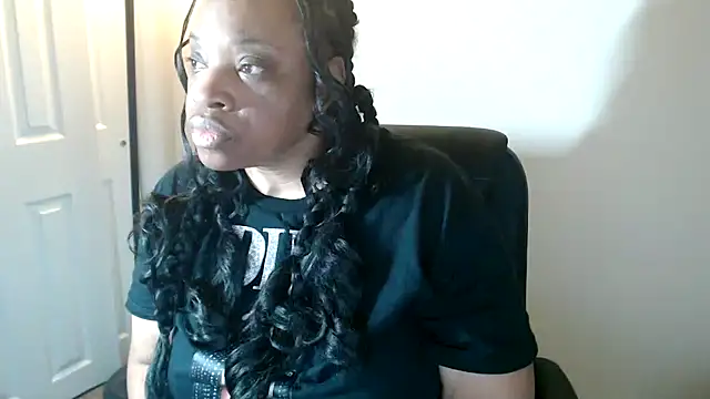 Snapshot of Sexymona1218 chatting on March 28, 2026, 7:09 am Sexymona1218 online show from March 28, 2026, 7:09 am