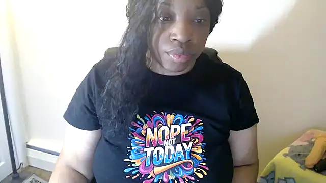 Snapshot of Sexymona1218 chatting on April 6, 2026, 9:10 am Sexymona1218 online show from April 6, 2026, 9:10 am