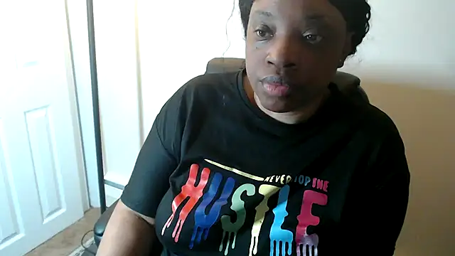 Sexymona1218 online show from May 14, 2026, 8:33 am