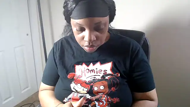 Sexymona1218 online show from May 27, 2026, 1:40 pm