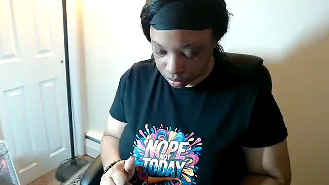 Snapshot of Sexymona1218 chatting on March 4, 2026, 11:07 am Sexymona1218 online show from March 4, 2026, 11:07 am