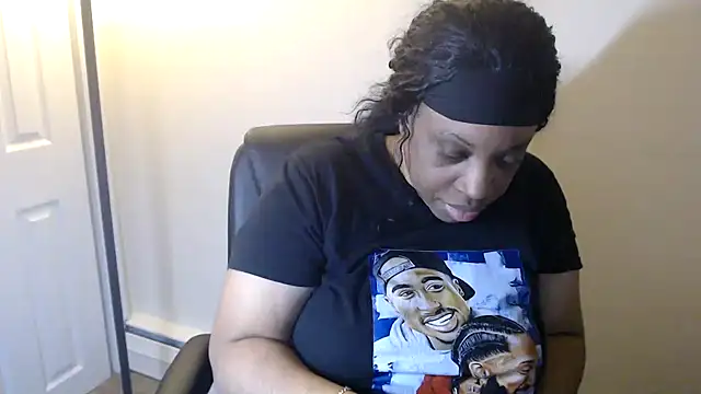 Sexymona1218 online show from May 1, 2026, 2:16 am