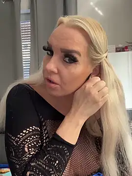 MIA-XXX online show from September 10, 2025, 7:18 am