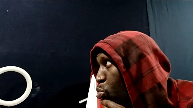 Snapshot of iBreakHeartz chatting on December 6, 2024, 9:04 am iBreakHeartz online show from December 6, 2024, 9:04 am