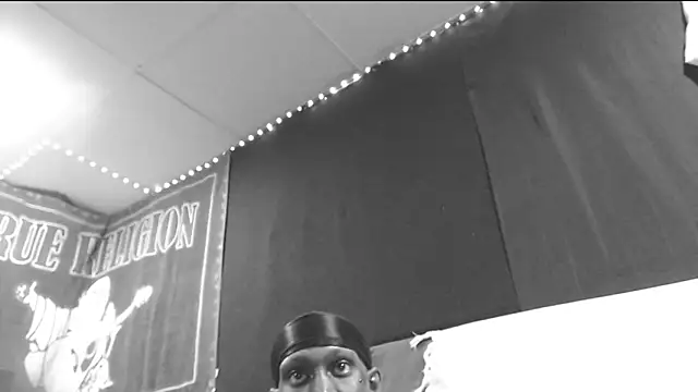 Snapshot of iBreakHeartz chatting on September 21, 2025, 2:39 am iBreakHeartz online show from September 21, 2025, 2:39 am