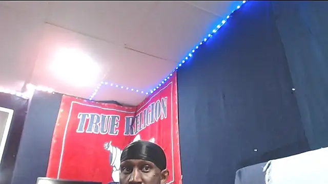 Snapshot of iBreakHeartz chatting on September 30, 2025, 2:39 am iBreakHeartz online show from September 30, 2025, 2:39 am