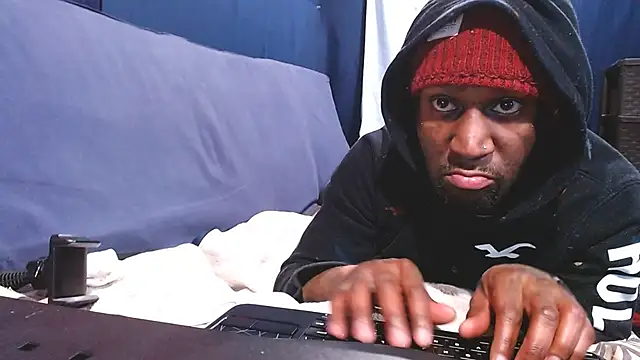 Snapshot of iBreakHeartz chatting on January 27, 2025, 8:18 am iBreakHeartz online show from January 27, 2025, 8:18 am