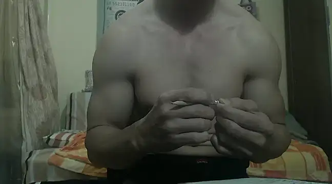Snapshot of SexyMuscled chatting on February 10, 2025, 9:36 pm SexyMuscled online show from February 10, 2025, 9:36 pm