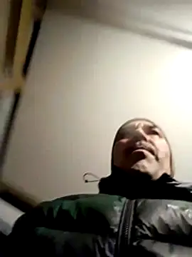 Snapshot of dick81 chatting on February 2, 2026, 9:03 pm dick81 online show from February 2, 2026, 9:03 pm