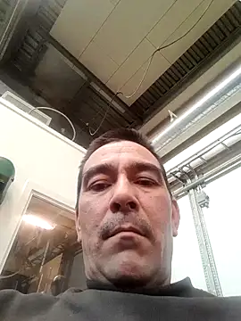 Snapshot of dick81 chatting on February 6, 2026, 2:35 pm dick81 online show from February 6, 2026, 2:35 pm