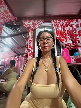 sweetieme online show from May 17, 2026, 1:44 pm