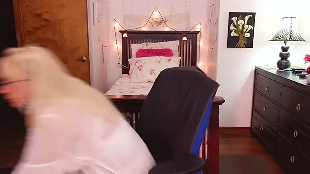 Snapshot of SASSYTHANG chatting on March 22, 2026, 10:50 am SASSYTHANG online show from March 22, 2026, 10:50 am