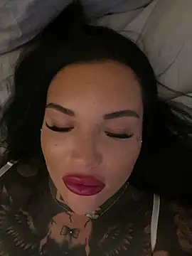  MelinaCurves  online show from January 11, 2026, 8:16 pm