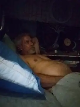 Snapshot of Biknight chatting on April 5, 2026, 2:40 am Biknight online show from April 5, 2026, 2:40 am