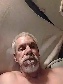 Snapshot of Biknight chatting on April 3, 2026, 3:35 am Biknight online show from April 3, 2026, 3:35 am