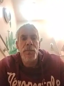 Snapshot of Biknight chatting on December 15, 2025, 4:57 pm Biknight online show from December 15, 2025, 4:57 pm