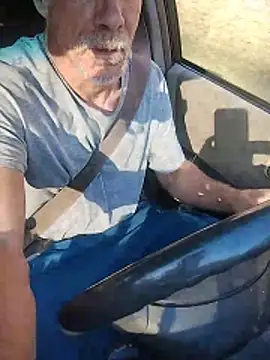 Snapshot of Biknight chatting on November 14, 2025, 8:34 pm Biknight online show from November 14, 2025, 8:34 pm