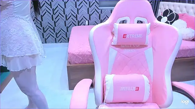 Snapshot of Toyota_Motor_Corporation chatting on June 14, 2026, 12:40 am Toyota Motor Corporation online show from June 14, 2026, 12:40 am