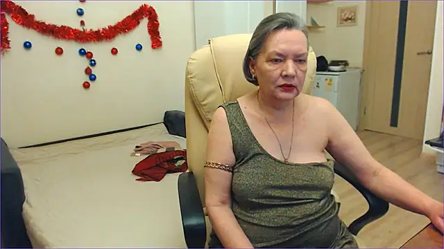 Snapshot of MomJaneSex chatting on January 15, 2026, 11:08 pm MomJaneSex online show from January 15, 2026, 11:08 pm