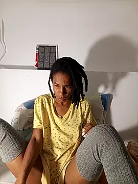 Snapshot of africa_deluxe chatting on October 18, 2025, 1:24 pm africa deluxe online show from October 18, 2025, 1:24 pm